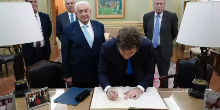 Javier Milei advirtió que vetará cualquier ley que atente contra el equilibrio fiscal