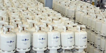 Garrafas de gas apiladas en un depósito – imagen del mercado liberado de GLP en Argentina