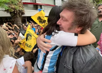 1,7 MILLONES DE CHICOS DEJARON DE SER POBRES EN ARGENTINA